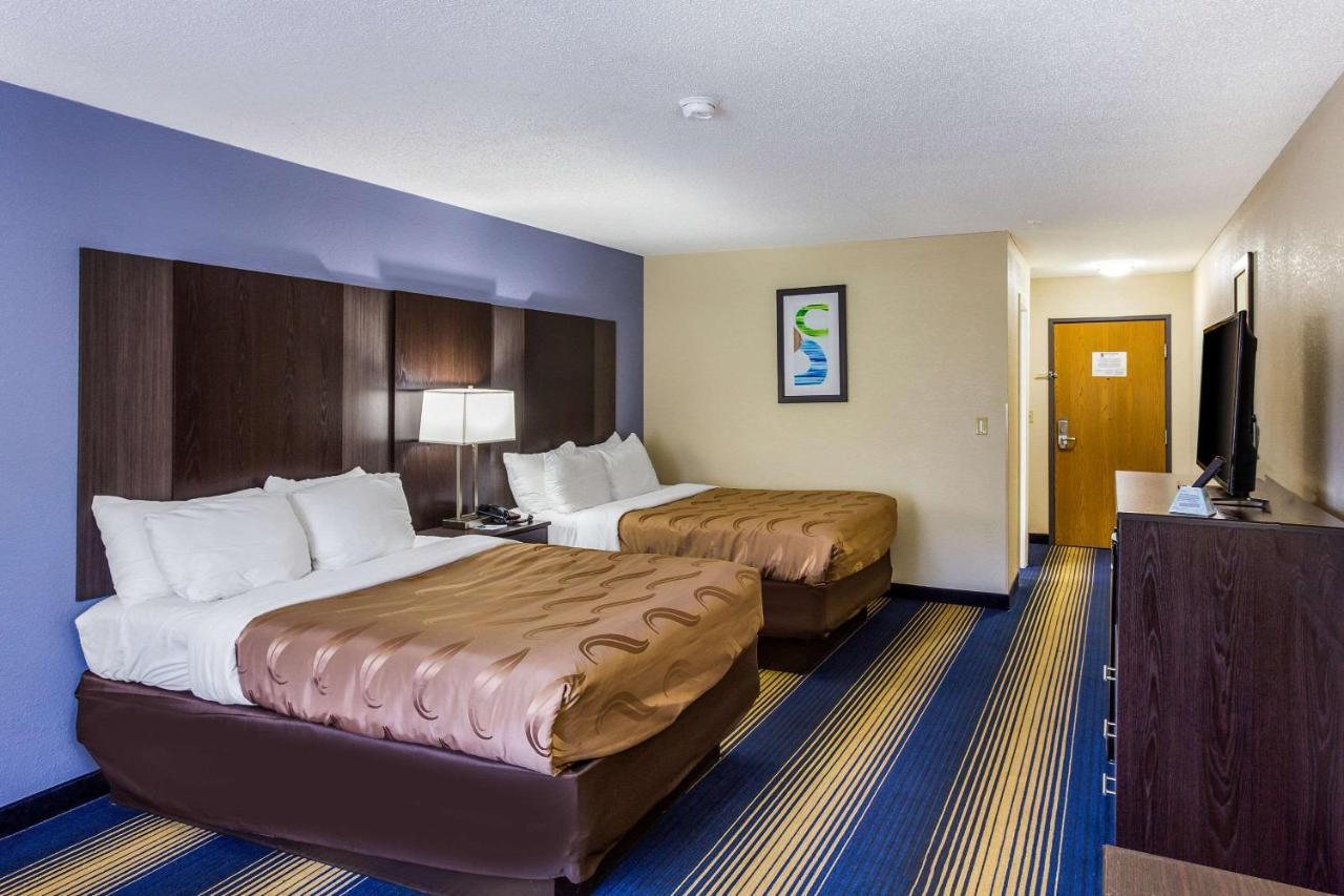 Quality Inn Чарлстън Екстериор снимка
